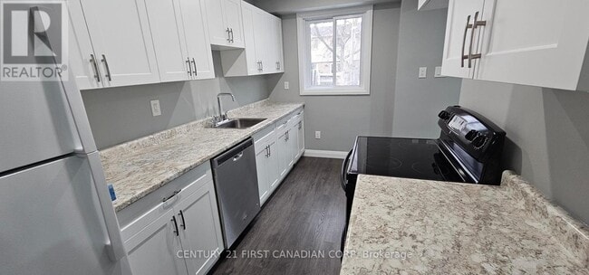 Building Photo - 1005 Lanark Pl