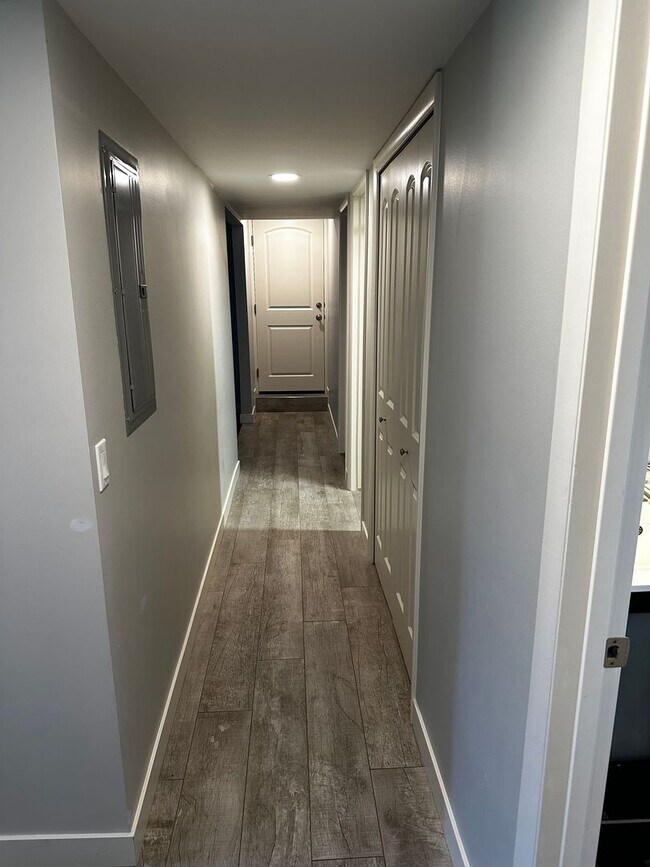 Foto del edificio - Beautifully Updated Two-Story Home in Sandy — Mountain Views & Big Backyard!