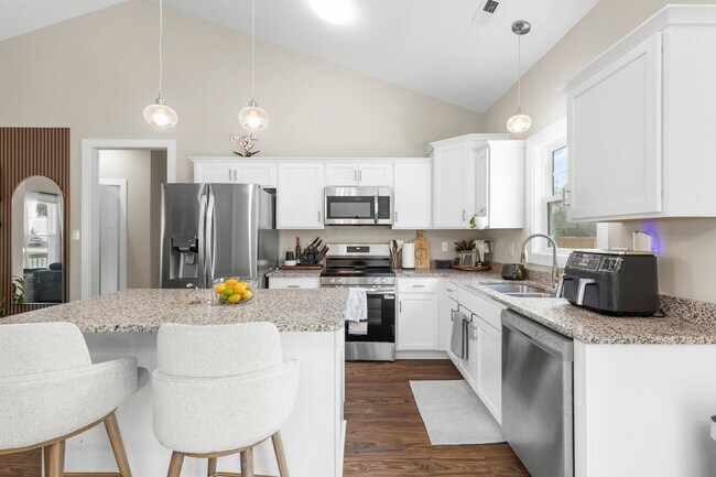 Foto del edificio - 306 E Theriault Ct