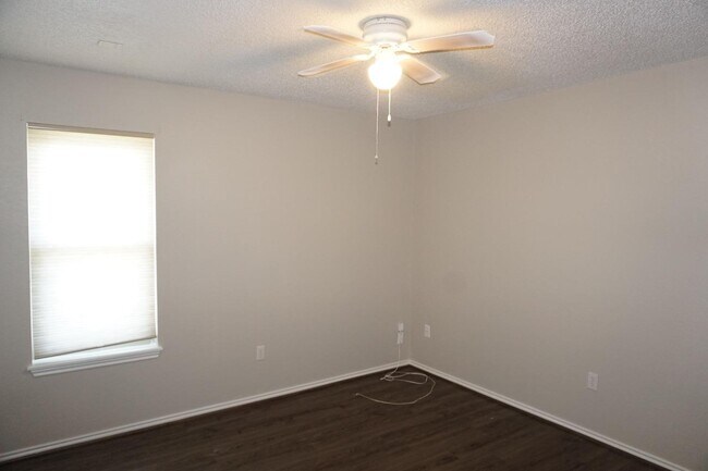 Foto del edificio - 6612 Grover Ave