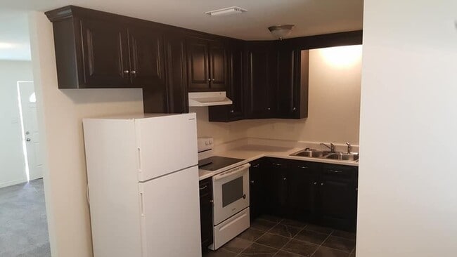 Building Photo - 12747 Westbrook Dr