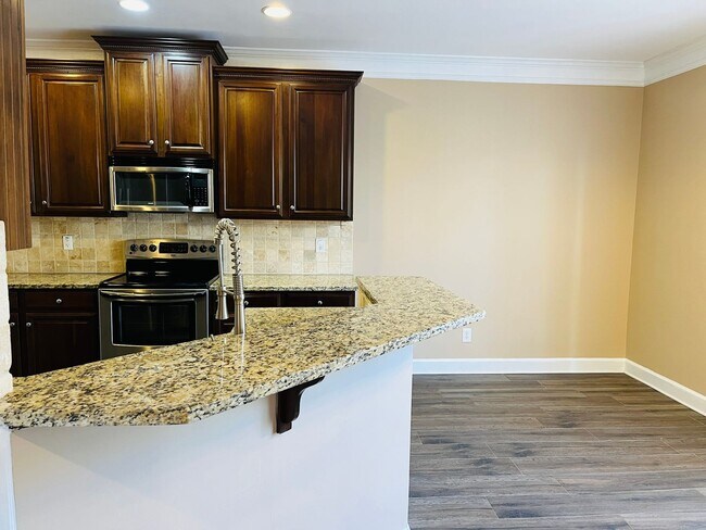 Foto del edificio - Luxury Townhome in Peachtree City! Must See!