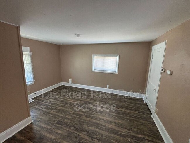 Foto del edificio - 1324 Campbell Ave