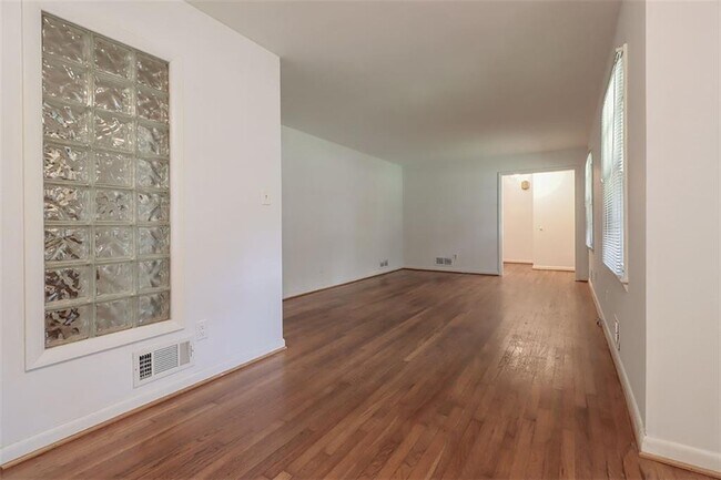 Foto del edificio - 3197 Alberta Ln