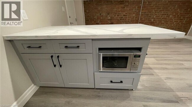 Photo du bâtiment - 123 Robinson St