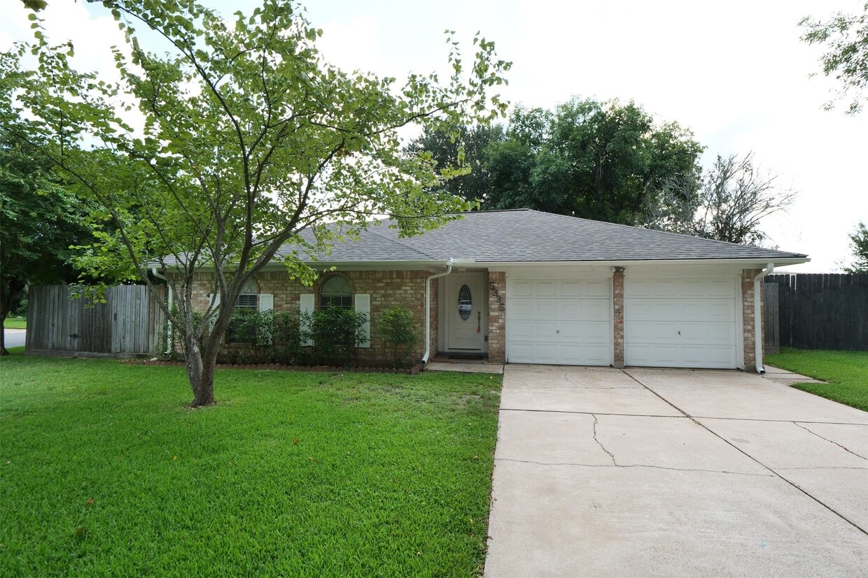 Primary Photo - 5335 Inwood Dr