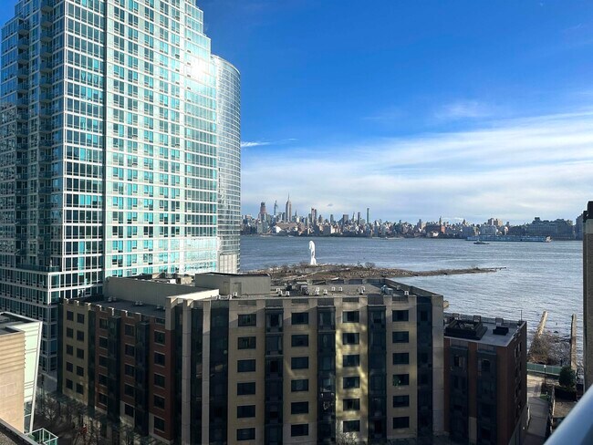 Foto del edificio - 20 Newport Pkwy