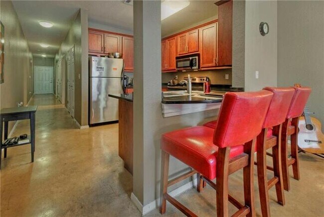 Foto del edificio - Great 1 bedroom on the corner of the 3rd f...