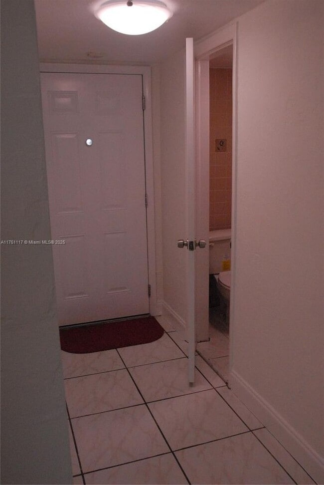 Foto del edificio - 10907 N Kendall Dr