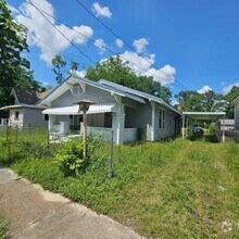 Building Photo - 221 68th Pl N
