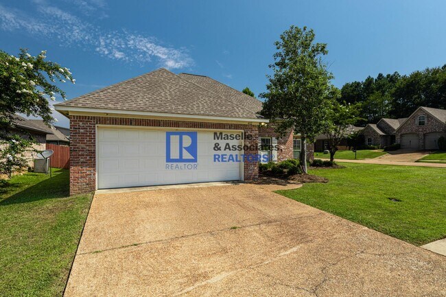 Building Photo - Beautiful 4 bedroom, 2 bathroom house in B...