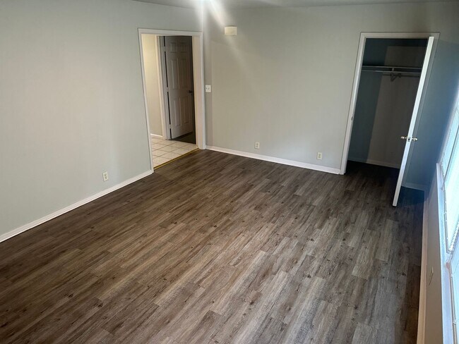 Foto del edificio - 3-Bed, 2-Bath Springdale Home with Split F...