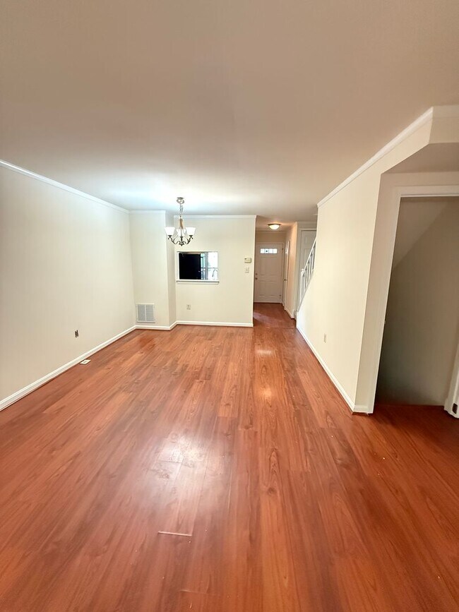 Foto del edificio - 15066 Maple Glen Ct