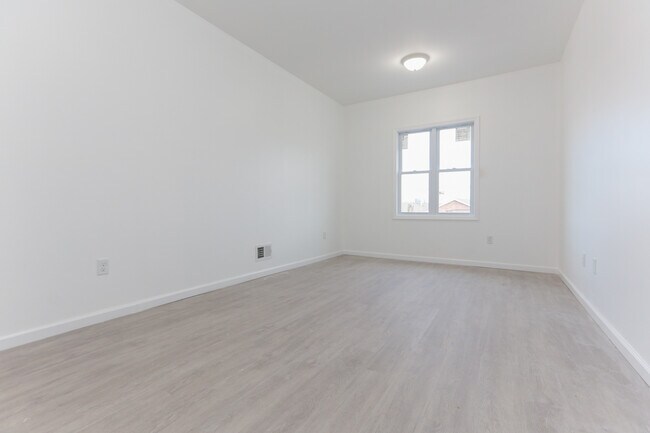 Foto del edificio - 243 Arlington Ave