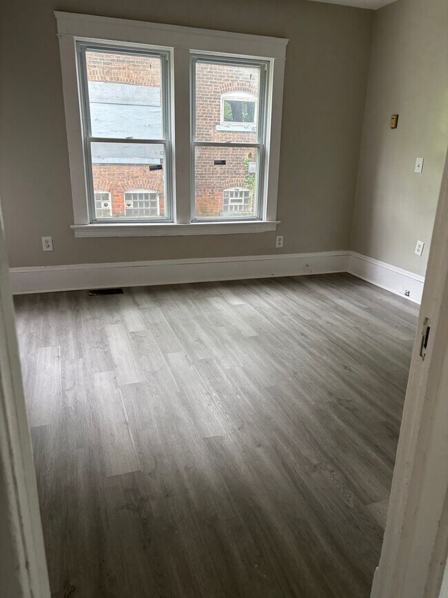 Foto del edificio - Section 8 & Eden Welcomed! 3 Bedroom home ...