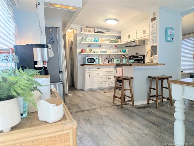 Foto del edificio - 438 Nettles Blvd