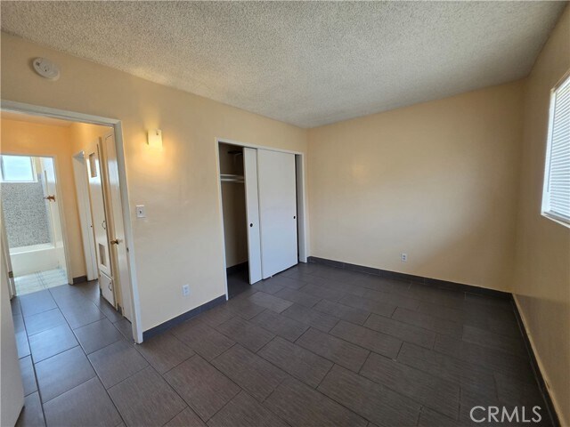 Foto del edificio - 834 S Greenwood Ave