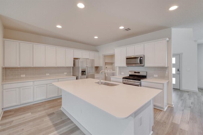 Building Photo - 7501 Smallwood Dr