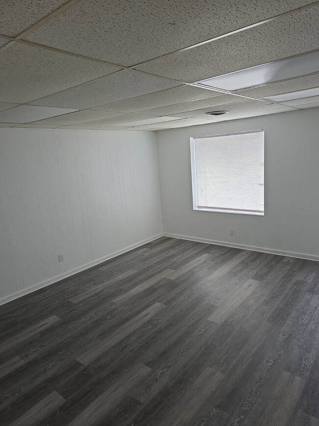 Building Photo - 7292 Manslick Rd