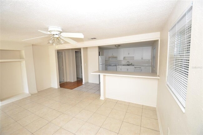Foto del edificio - 1702 Holly Rd