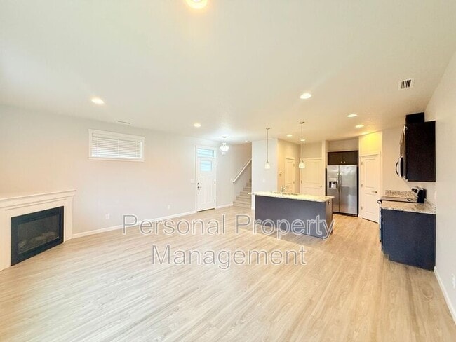 Building Photo - 5840 NE 56th Pl