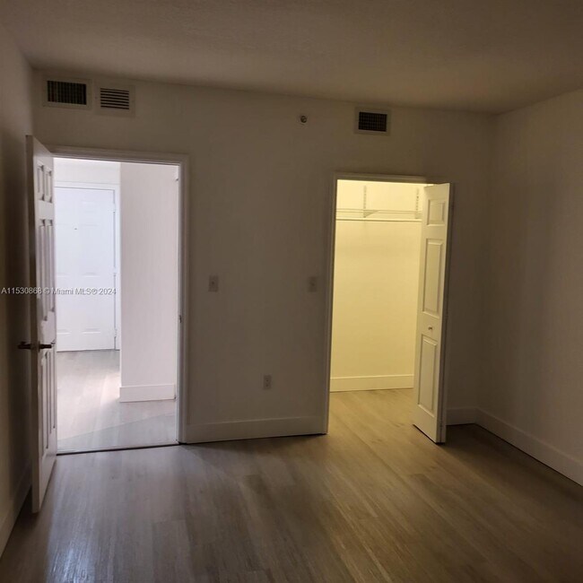 Building Photo - 3410 Coral Wy