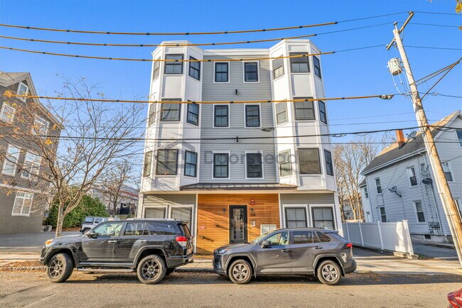 Building Photo - 208 Spencer Ave