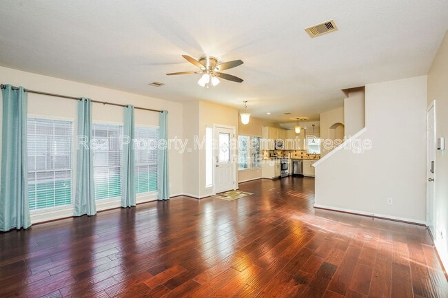 Building Photo - 1719 Village Townhome Dr