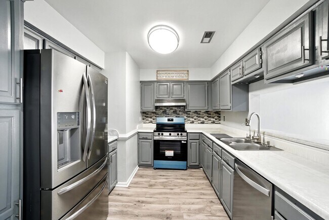 Foto del edificio - 4709 Woods Edge Rd