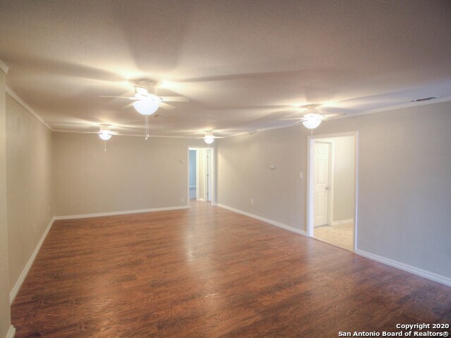 Foto del edificio - 6888 Montgomery Dr