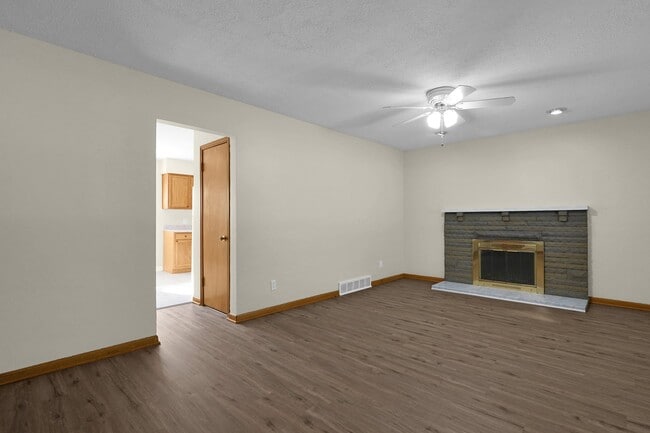 Building Photo - 673 Joyful St
