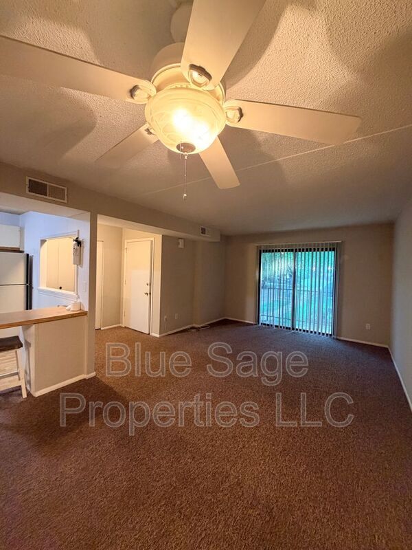 Building Photo - 768 Putnam Blvd