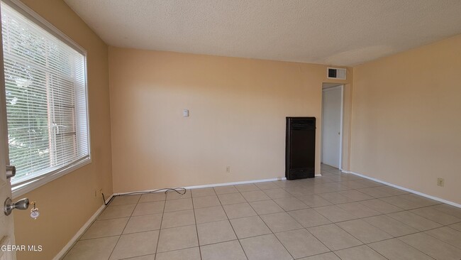 Building Photo - 6524 Aztec Rd