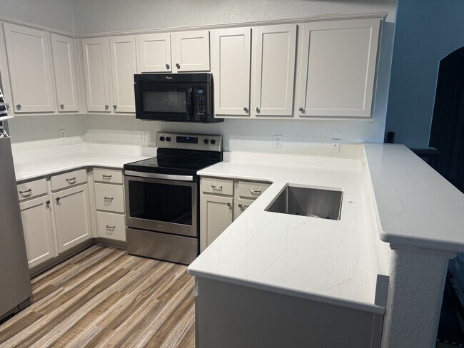 Foto del edificio - Beautifully Remodeled 3-Bed Condo in the Heart of Parker — Ground-Level, Stylish, and Steps From ...