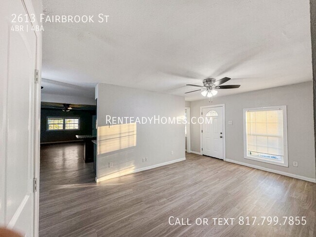 Building Photo - 2613 Fairbrook St