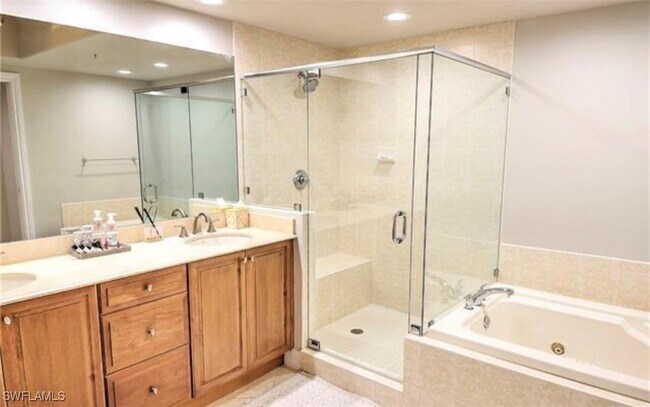 Building Photo - 2738 Tiburon Blvd E