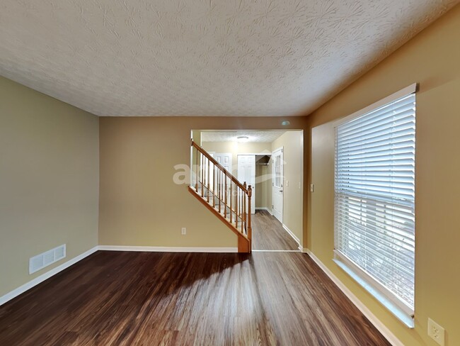 Building Photo - 4460 Landmark Rd
