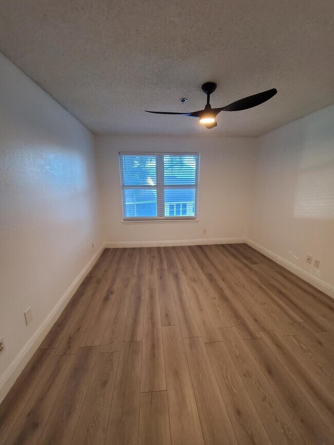 Building Photo - 2319 N Congress Ave