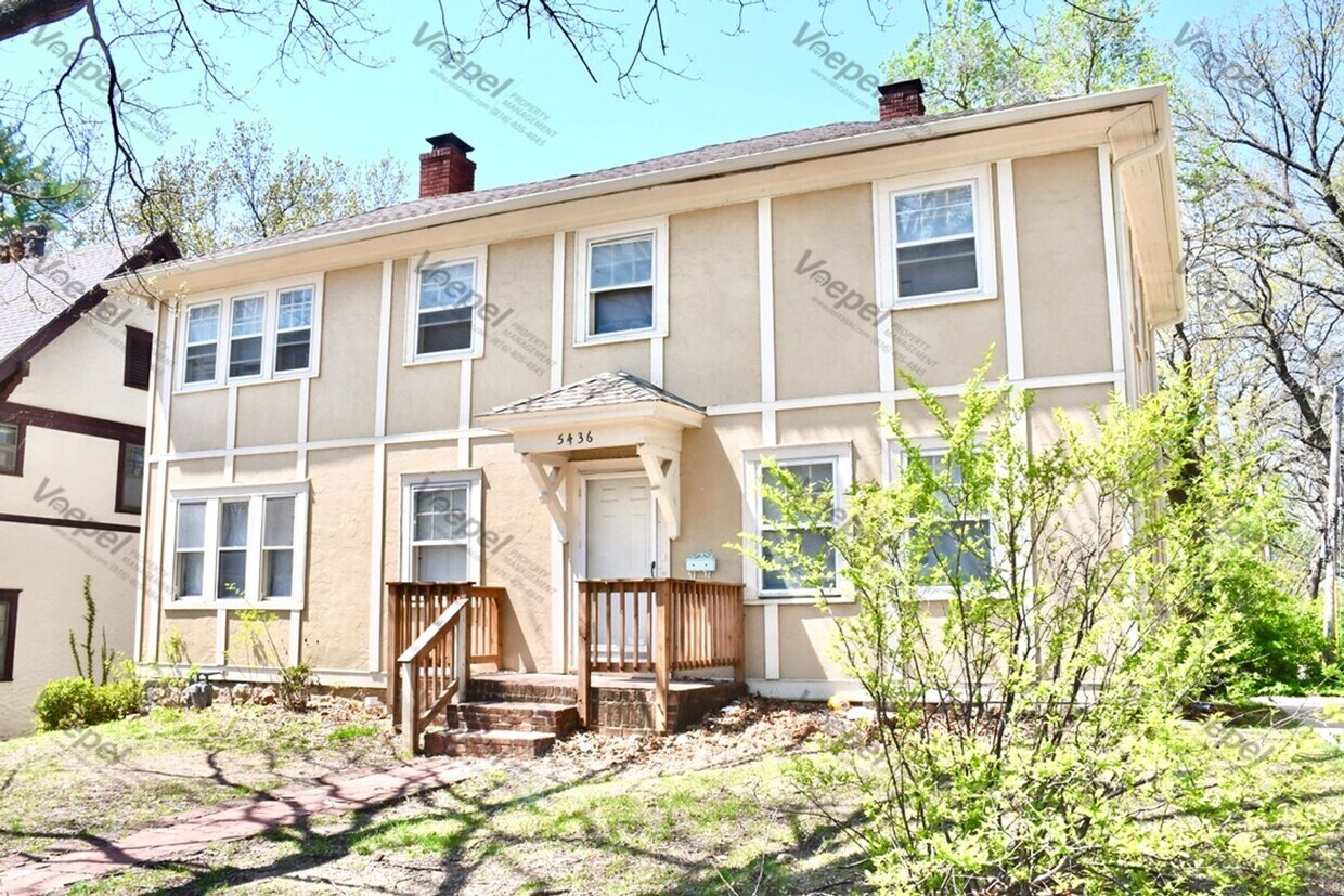 Primary Photo - Available NOW! Beautiful 4 Bed 1 Bath Home...