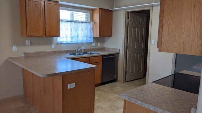 Building Photo - 1228 Animas St