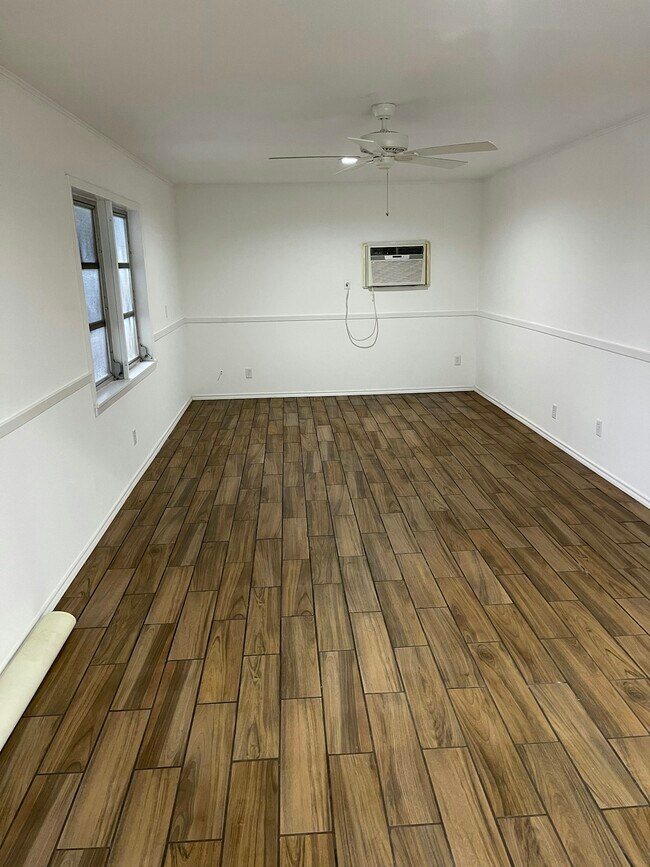 Building Photo - 312 McClure Street