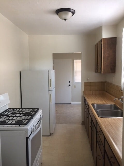 Building Photo - **Reserve NOW for SUMMER 2026** House Near 6th & Ivy