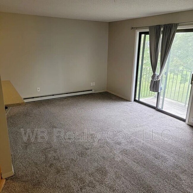 1831 Fuller Rd Unit 29, West Des Moines, IA 50265 Condo for Rent in