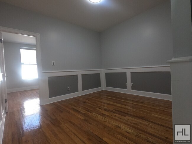 Building Photo - 2 BEDROOM ON CHAUNCEY STREET