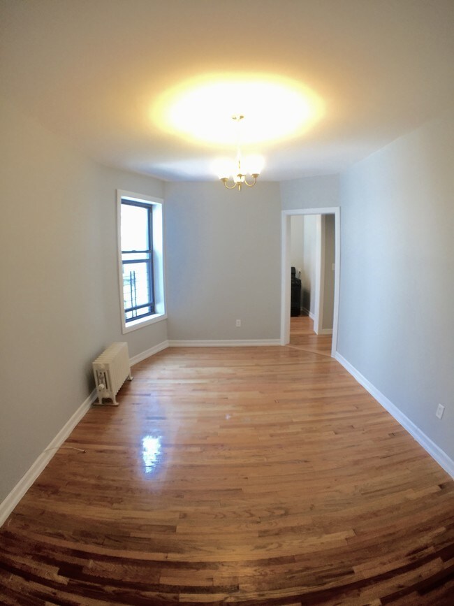 Foto del edificio - 2104 Caton Ave
