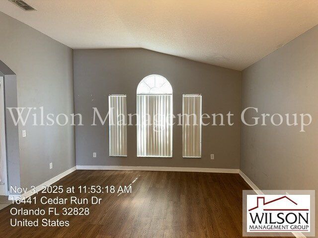 Foto del edificio - 16441 Cedar Run Dr