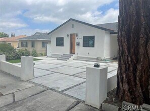 Building Photo - 4900 Enfield Ave