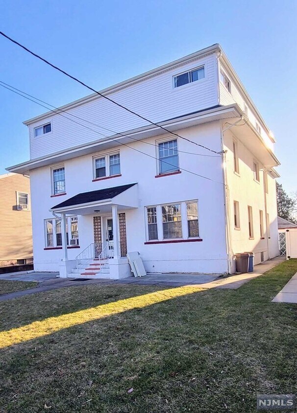 514 2nd Unit 3, Lyndhurst, NJ 07071 Room for Rent in Lyndhurst, NJ