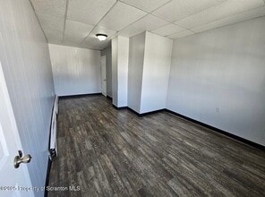 Building Photo - 202 Moosic Rd