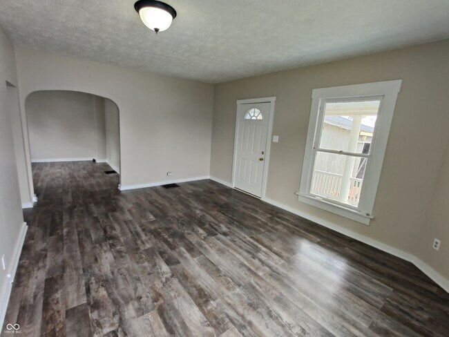 Building Photo - 512 W Taylor St